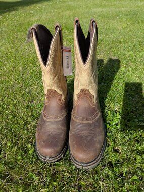 Justin Boots Stampede round toe, men's size 10.5